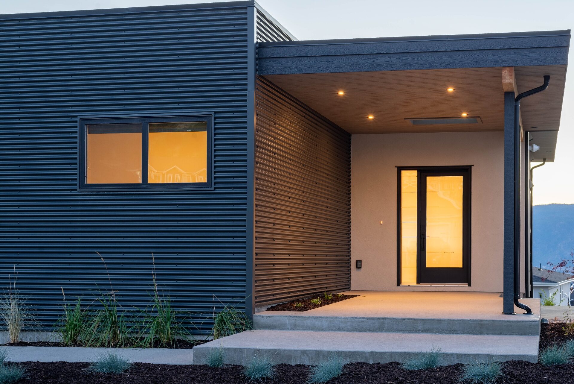 Fawn Court, custom home in Penticton, BC by Parallel 50 Construction